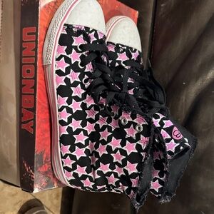 UNIONBAY Kids Sneakers - Pink and Black Star Pattern